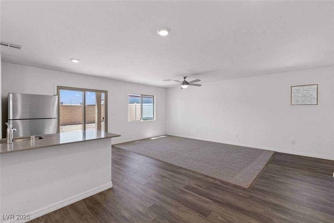 Las Vegas, NV 89122,6210 Blood Lily AVE