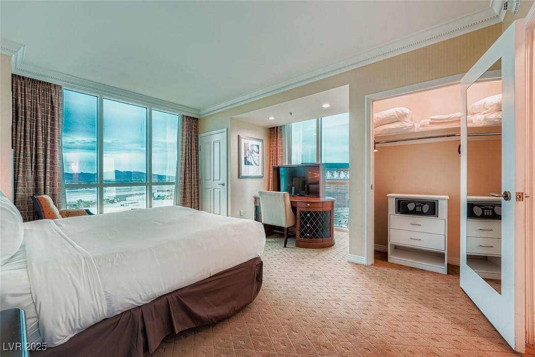 Las Vegas, NV 89109,145 E Harmon AVE #2102