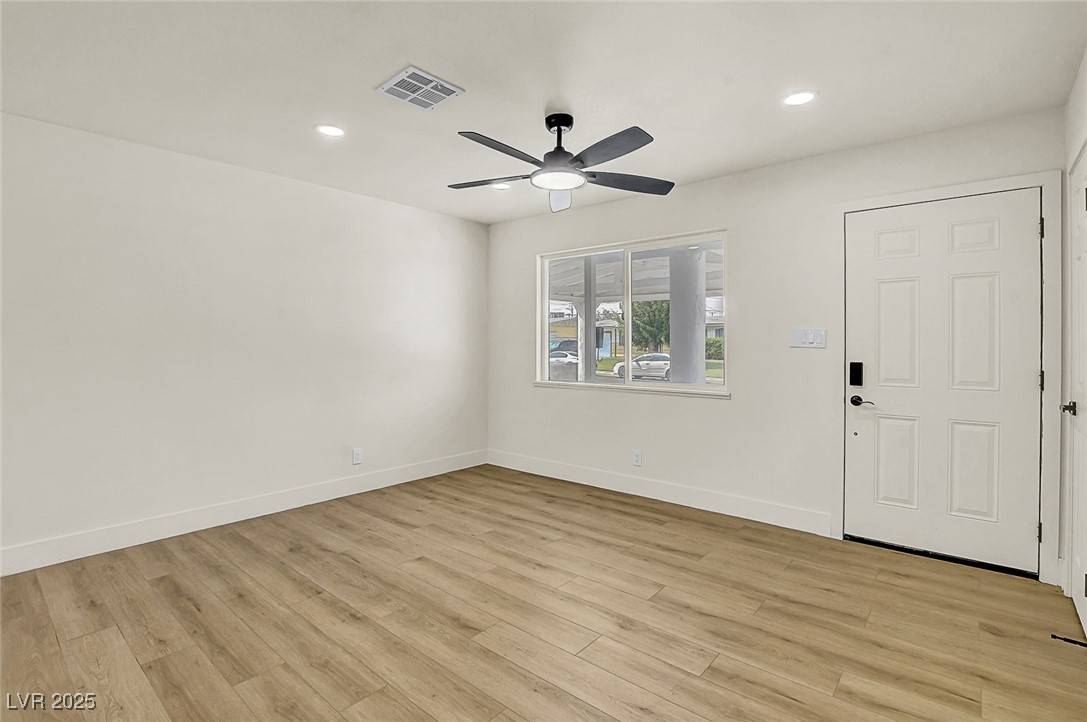 North Las Vegas, NV 89030,629 Hause AVE