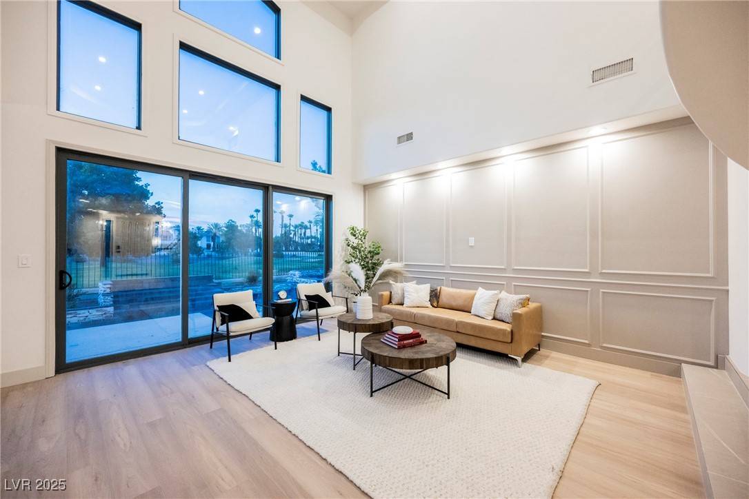 Las Vegas, NV 89113,8330 Carmel Ridge CT