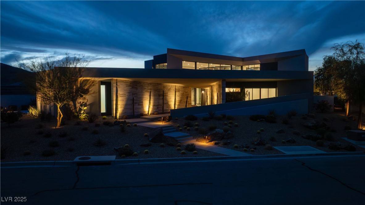 Henderson, NV 89012,21 Rockstream DR