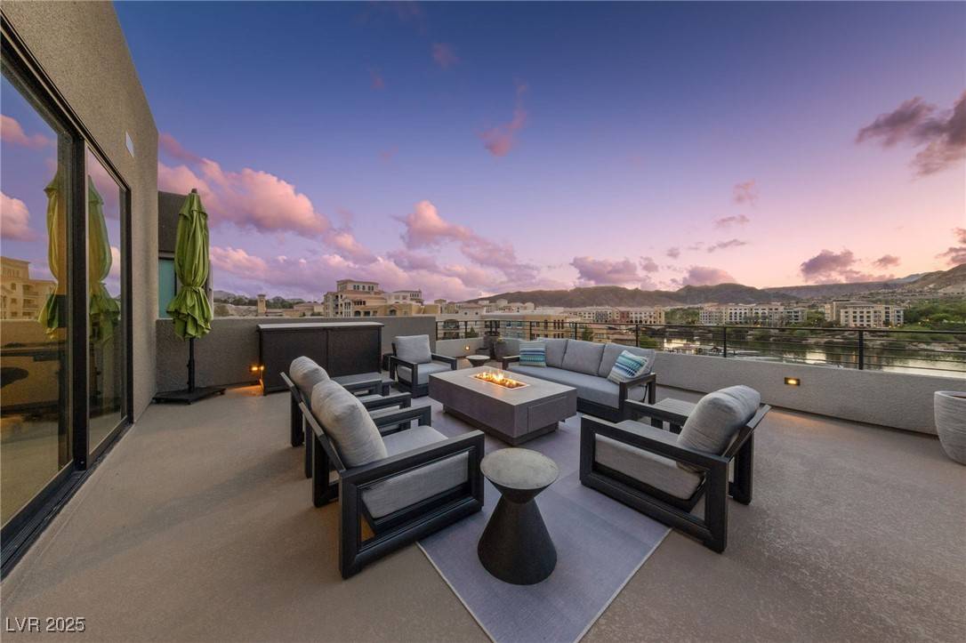 Henderson, NV 89011,38 Promenade Isle LN