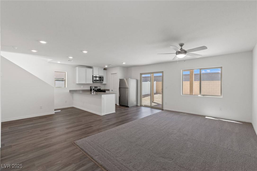 Las Vegas, NV 89122,6198 Blood Lily AVE