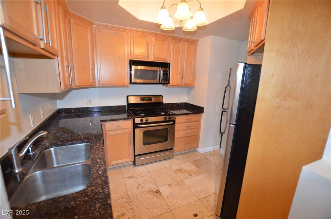 Las Vegas, NV 89169,270 E Flamingo RD #136