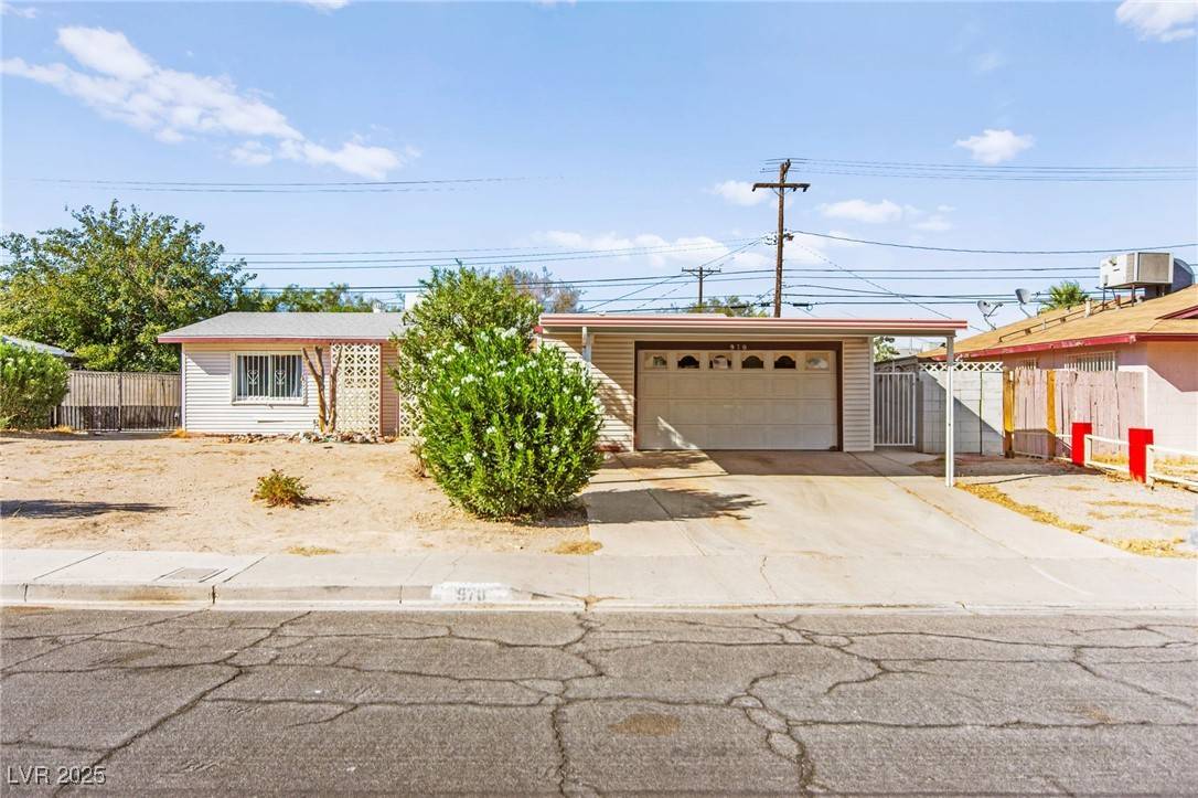 Las Vegas, NV 89119,970 Laramore DR