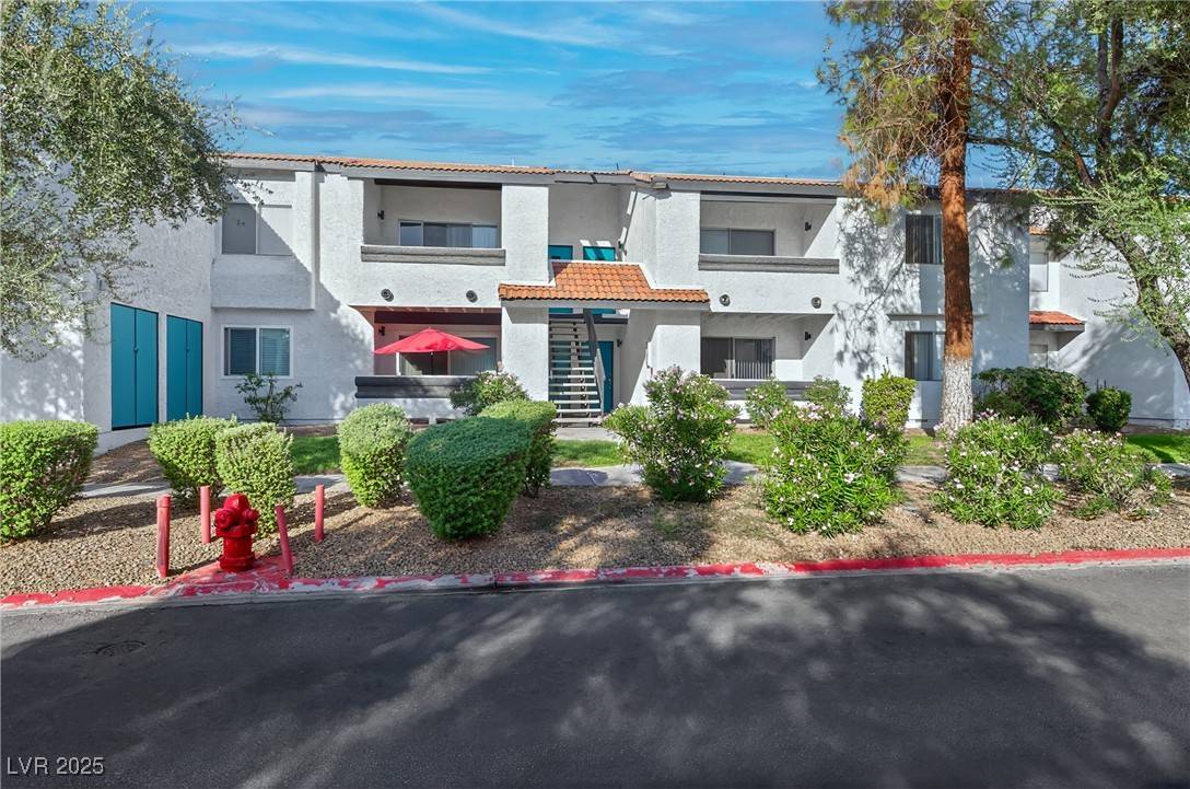 Las Vegas, NV 89119,1455 E Katie AVE #D27