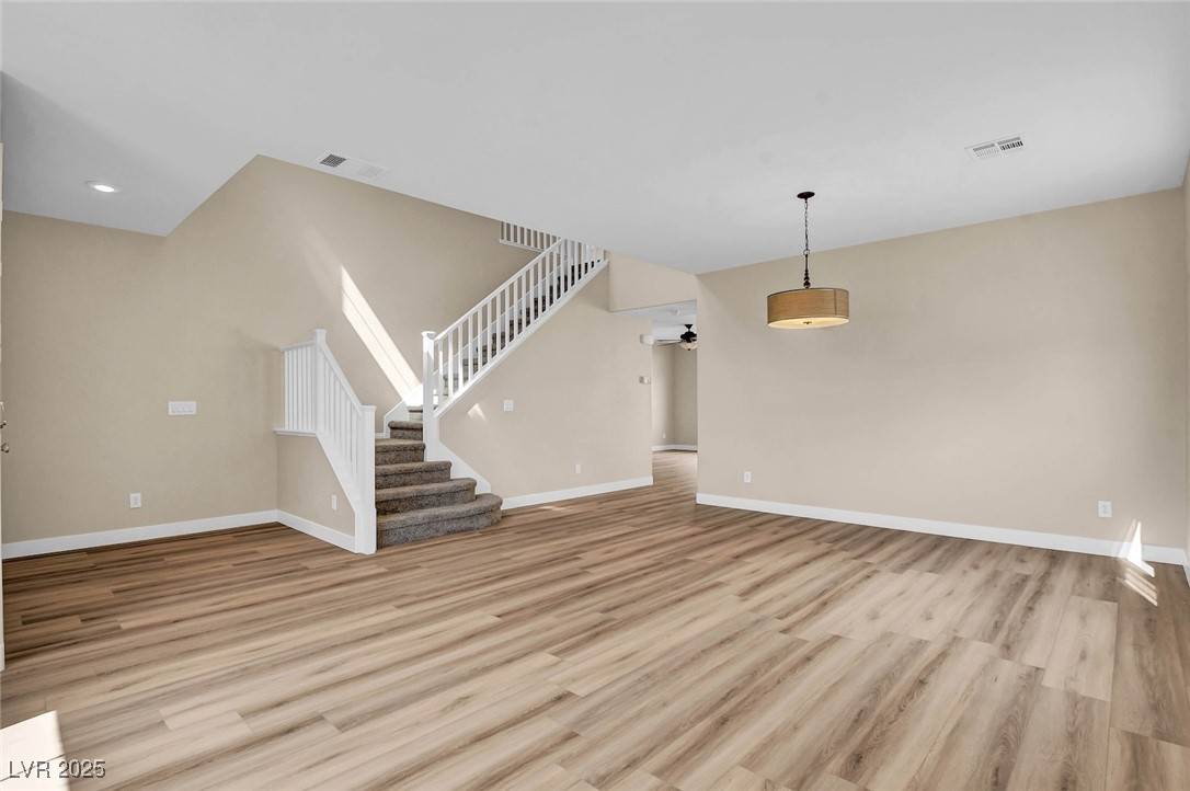 Las Vegas, NV 89131,5834 Toofer Winds CT