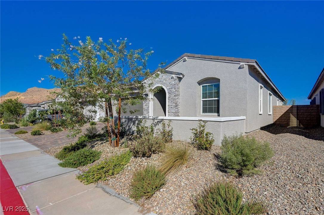 Henderson, NV 89011,76 Tatahatso Point ST