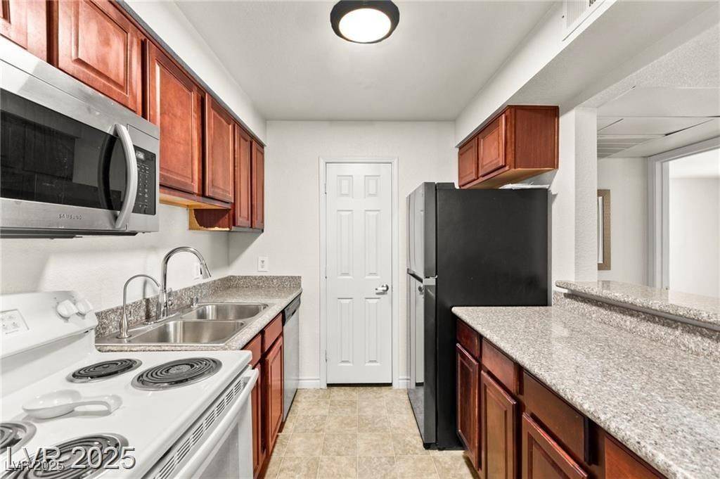 Las Vegas, NV 89117,2606 S Durango DR #276