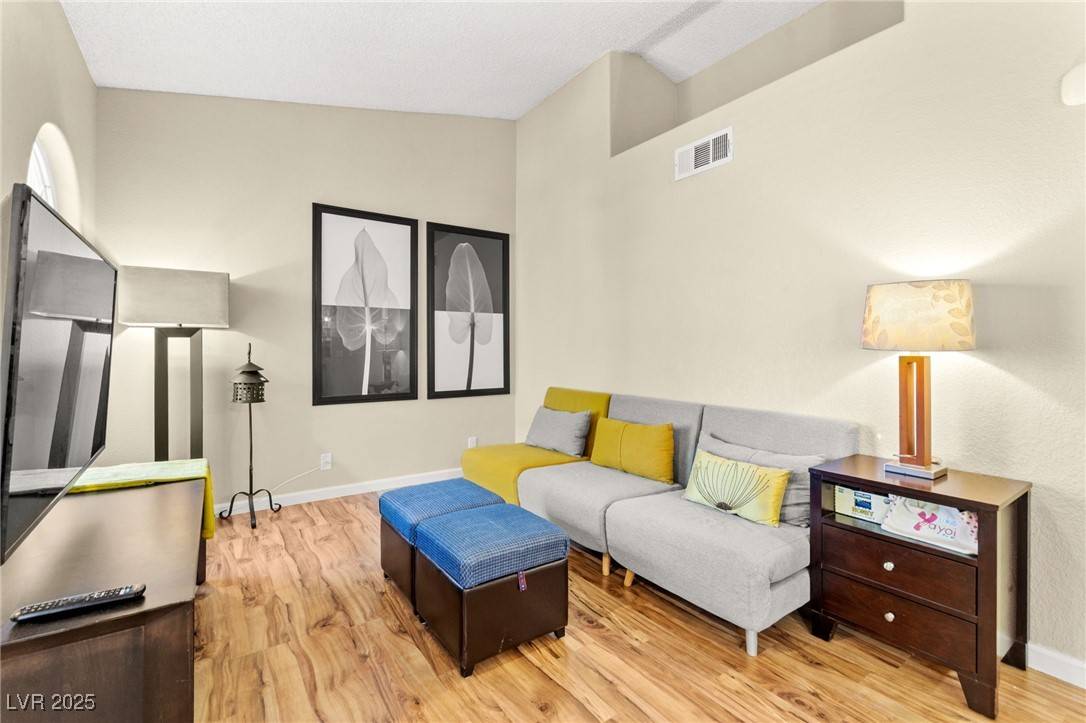 Las Vegas, NV 89146,1800 Edmond ST #229