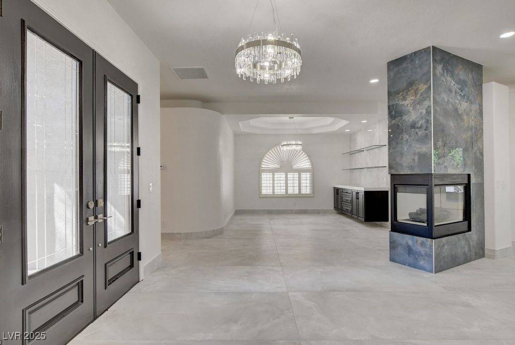 Las Vegas, NV 89117,2132 Lookout Point CIR