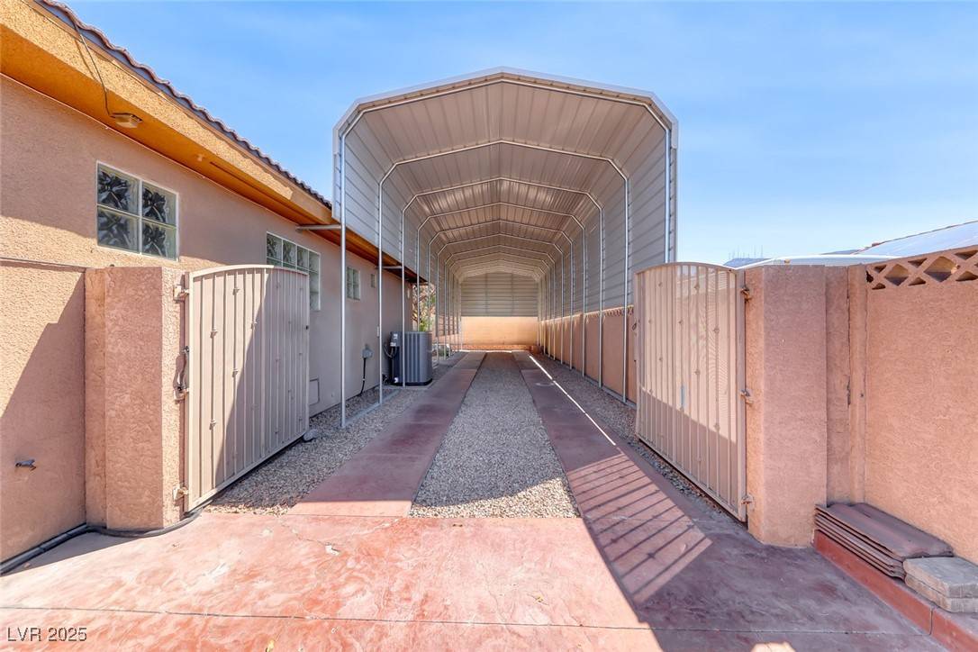 Henderson, NV 89015,211 Viewmont DR