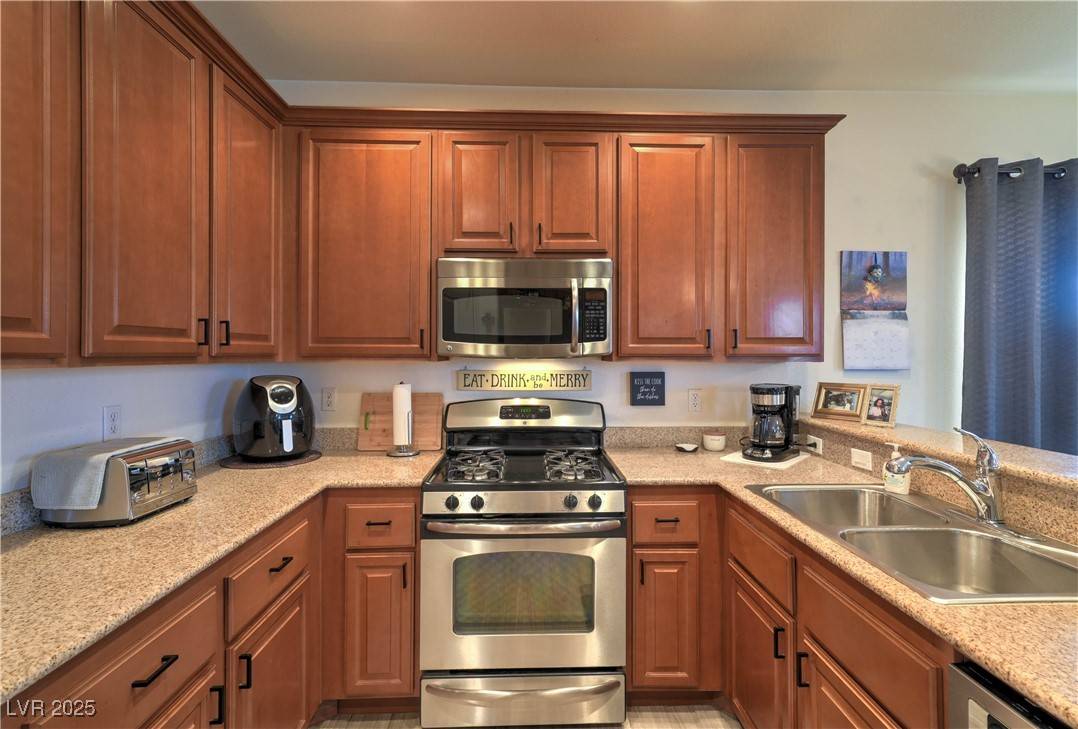 Las Vegas, NV 89166,8216 Brilliant Pompon PL