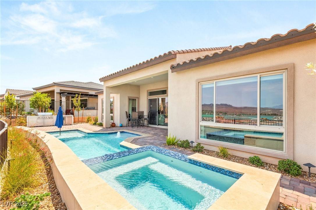 Henderson, NV 89011,160 Stone Mesa CT