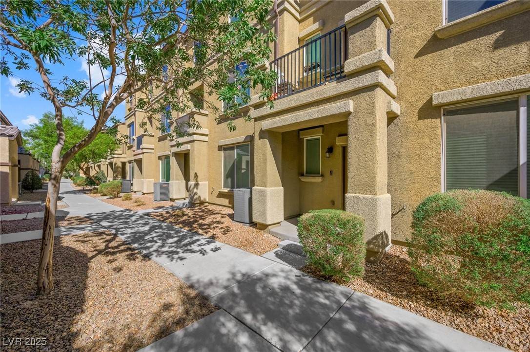 Las Vegas, NV 89115,4533 Townwall ST