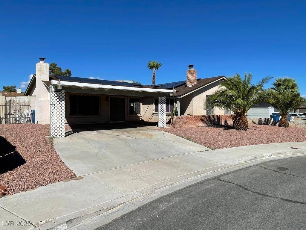 Las Vegas, NV 89108,5712 Pinecone PL