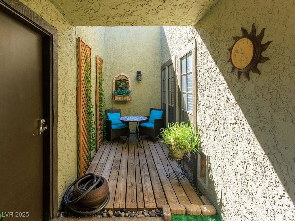 Las Vegas, NV 89121,3946 Foxboro CIR