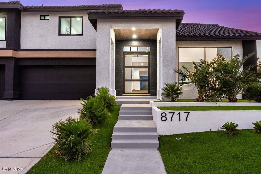 Las Vegas, NV 89129,8717 Kingship CT