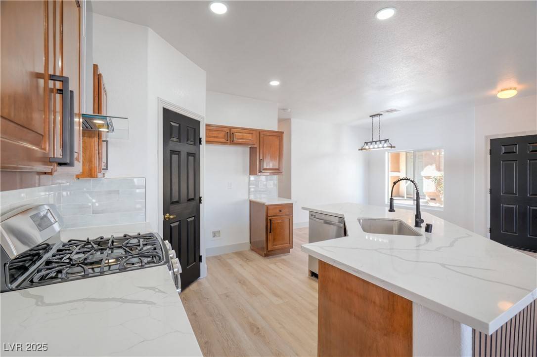 Las Vegas, NV 89178,8798 Tom Noon AVE #103