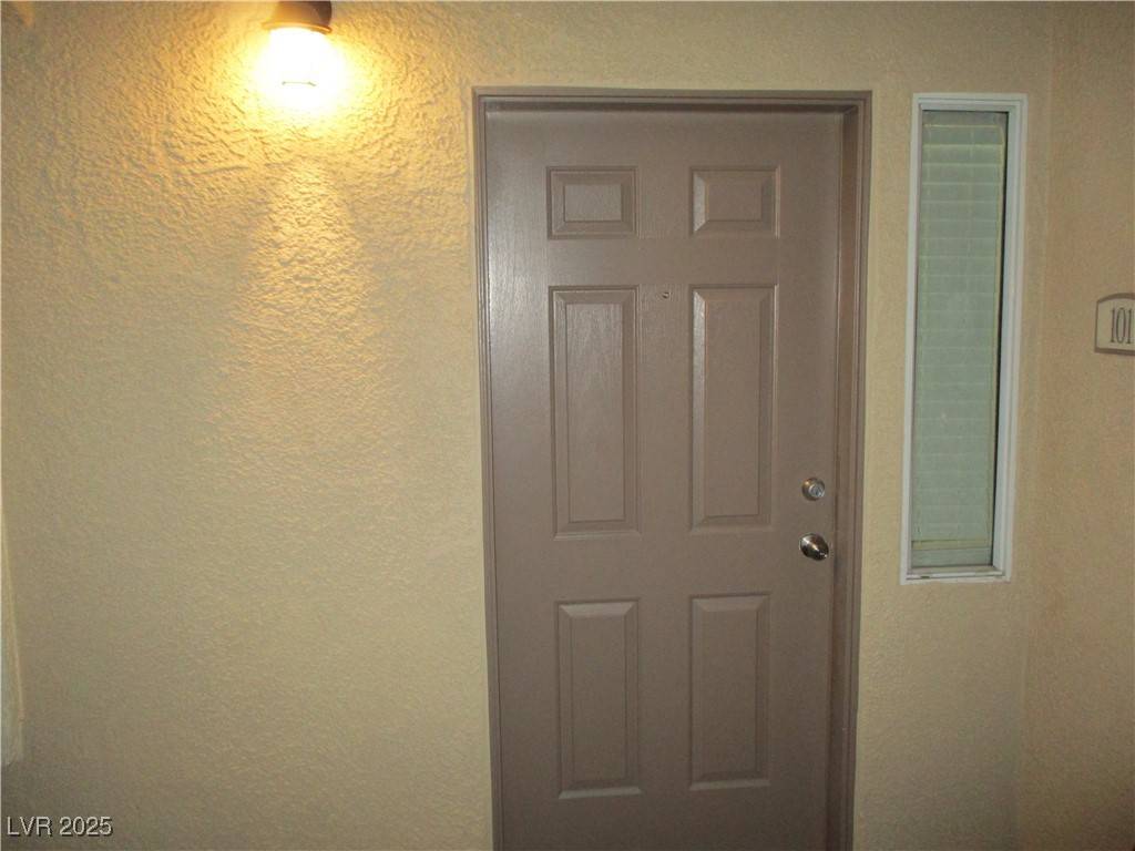 Las Vegas, NV 89129,3500 CACTUS SHADOW ST #101