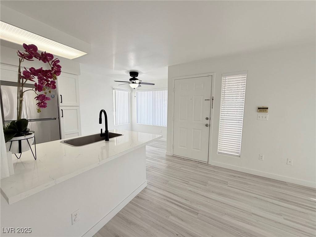 Las Vegas, NV 89120,5222 Mandalay Springs DR #202