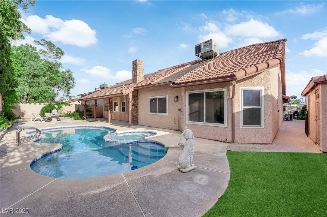 Las Vegas, NV 89146,6316 Peppermill DR