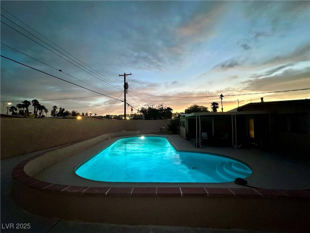 Las Vegas, NV 89169,1615 Palora AVE