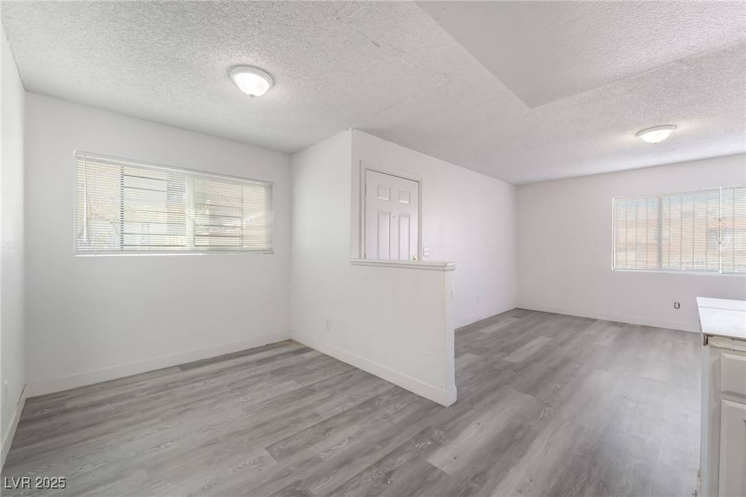 Las Vegas, NV 89108,5317 REDBERRY ST #B