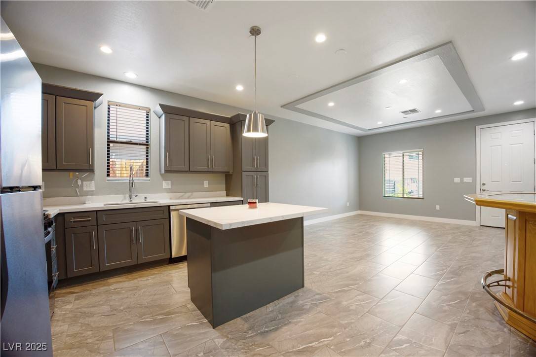 Las Vegas, NV 89107,605 N Yale ST