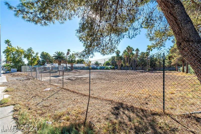 Las Vegas, NV 89120,3515 E Sunset RD