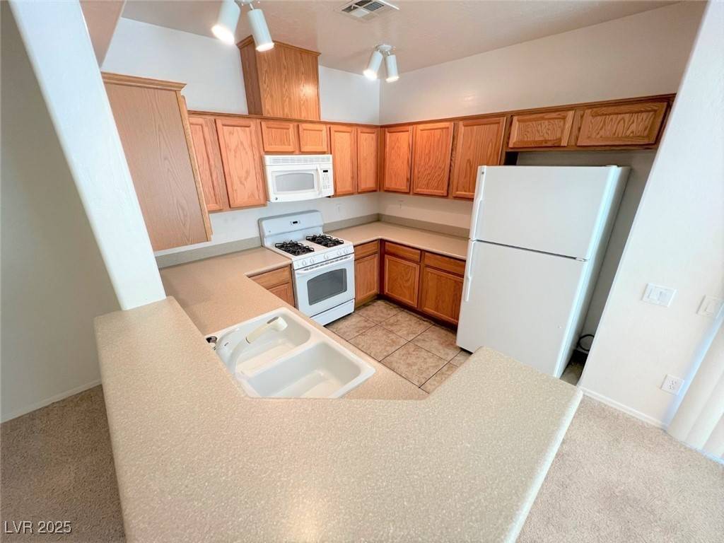 Las Vegas, NV 89131,6868 Sky Pointe DR #2142