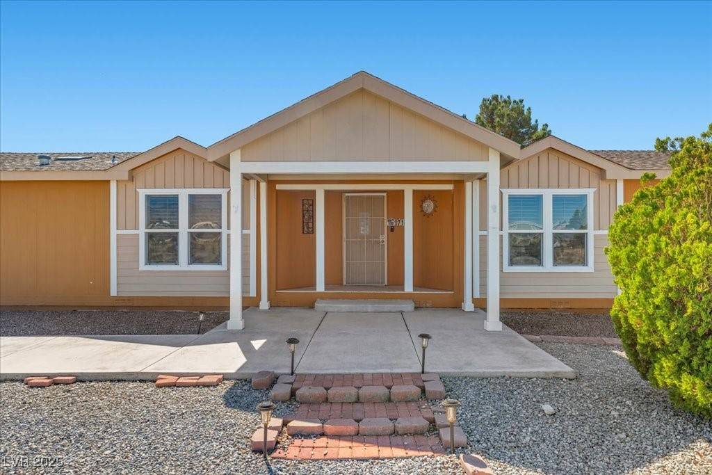 Pahrump, NV 89048,171 E Falcon ST