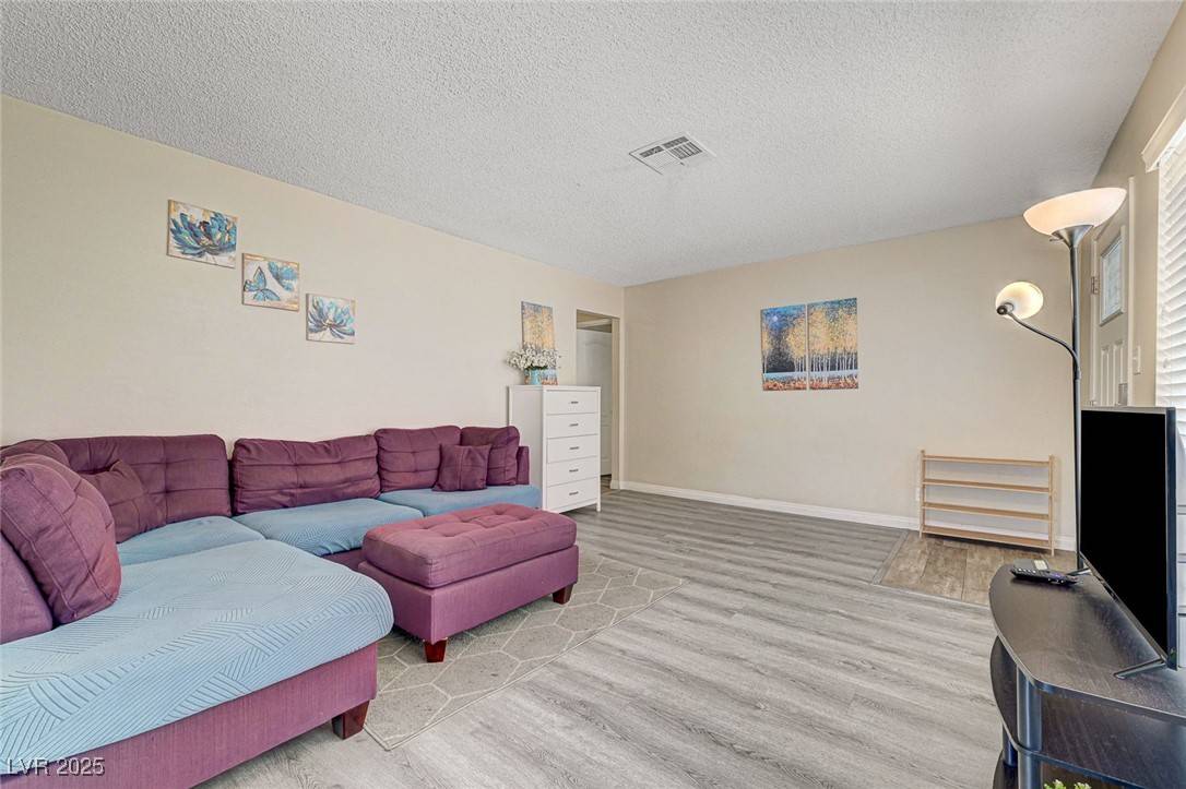 Las Vegas, NV 89103,4016 Calle Paula