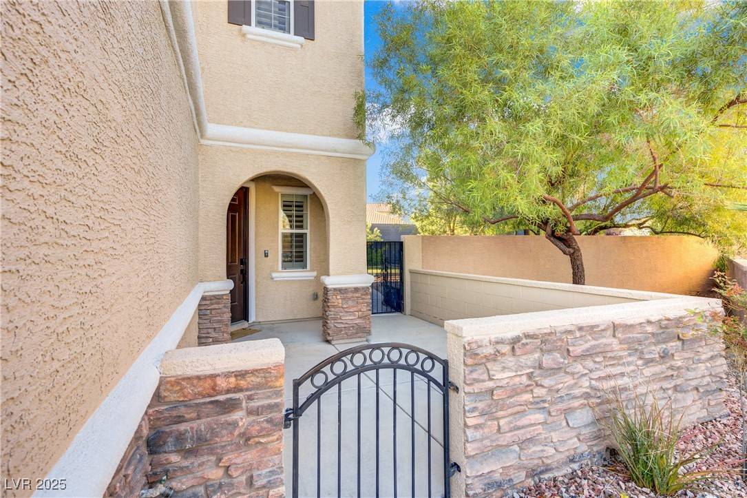 Las Vegas, NV 89138,1081 Maple Bend CT