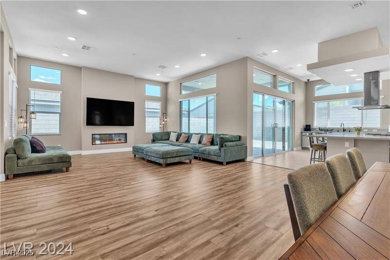 Las Vegas, NV 89166,10301 Fairview Ridge CT