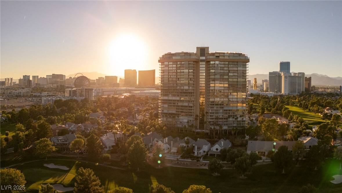 Las Vegas, NV 89109,3111 Bel Air DR #4G