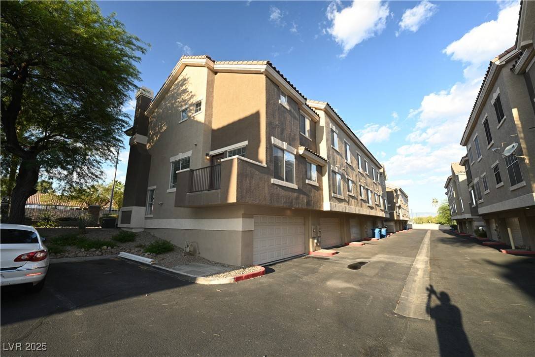 Henderson, NV 89074,2775 Red Vista CT