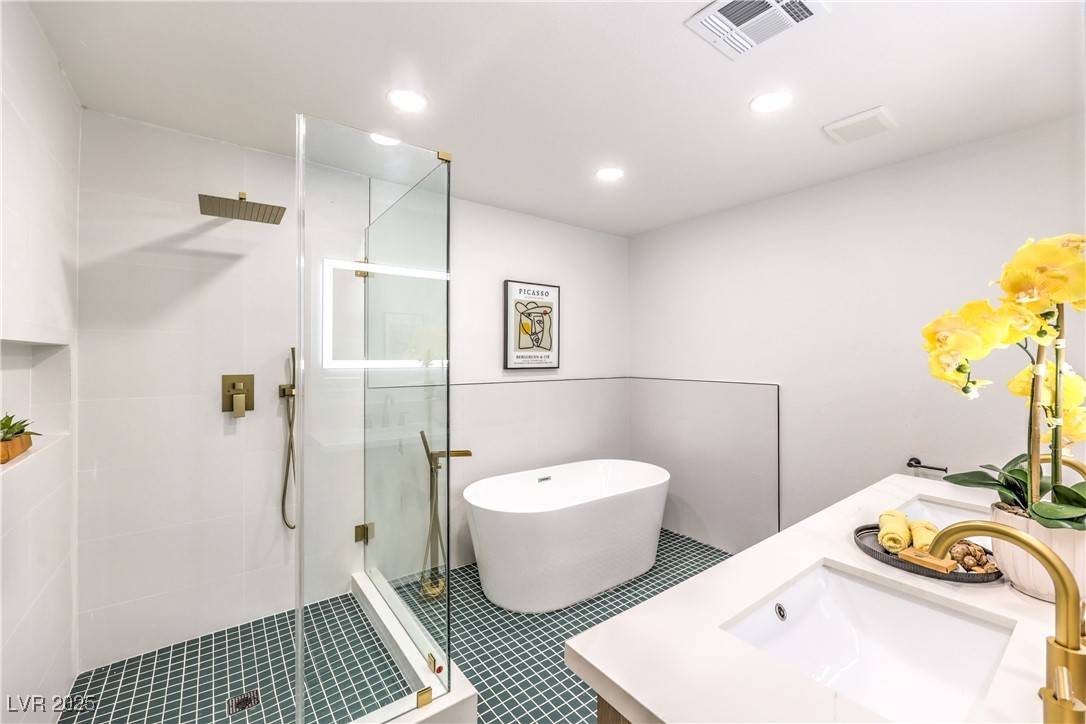 Las Vegas, NV 89107,644 Lacy LN