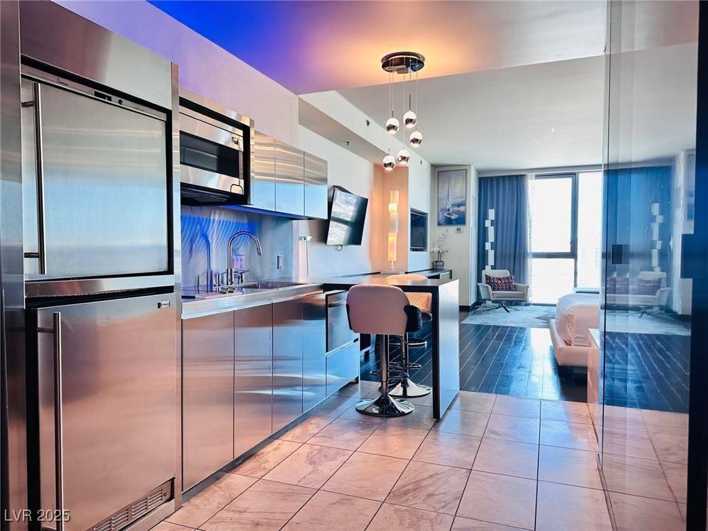 Las Vegas, NV 89103,4381 W Flamingo RD #1204