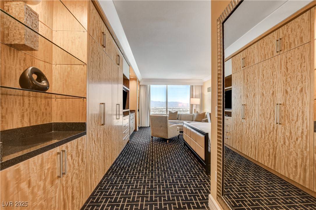 Las Vegas, NV 89109,2000 N Fashion Show DR #3316