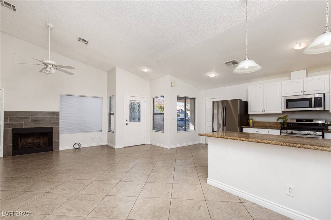 Las Vegas, NV 89145,369 Tobler DR