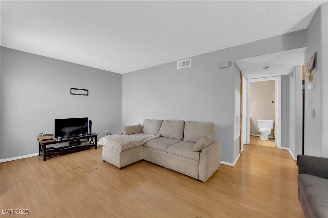 Las Vegas, NV 89146,1800 Edmond ST #122