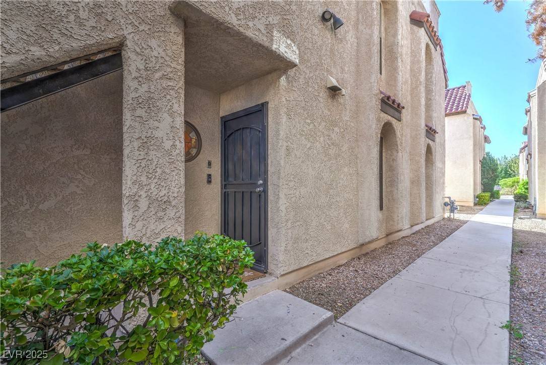 Las Vegas, NV 89119,1751 E Reno AVE #109