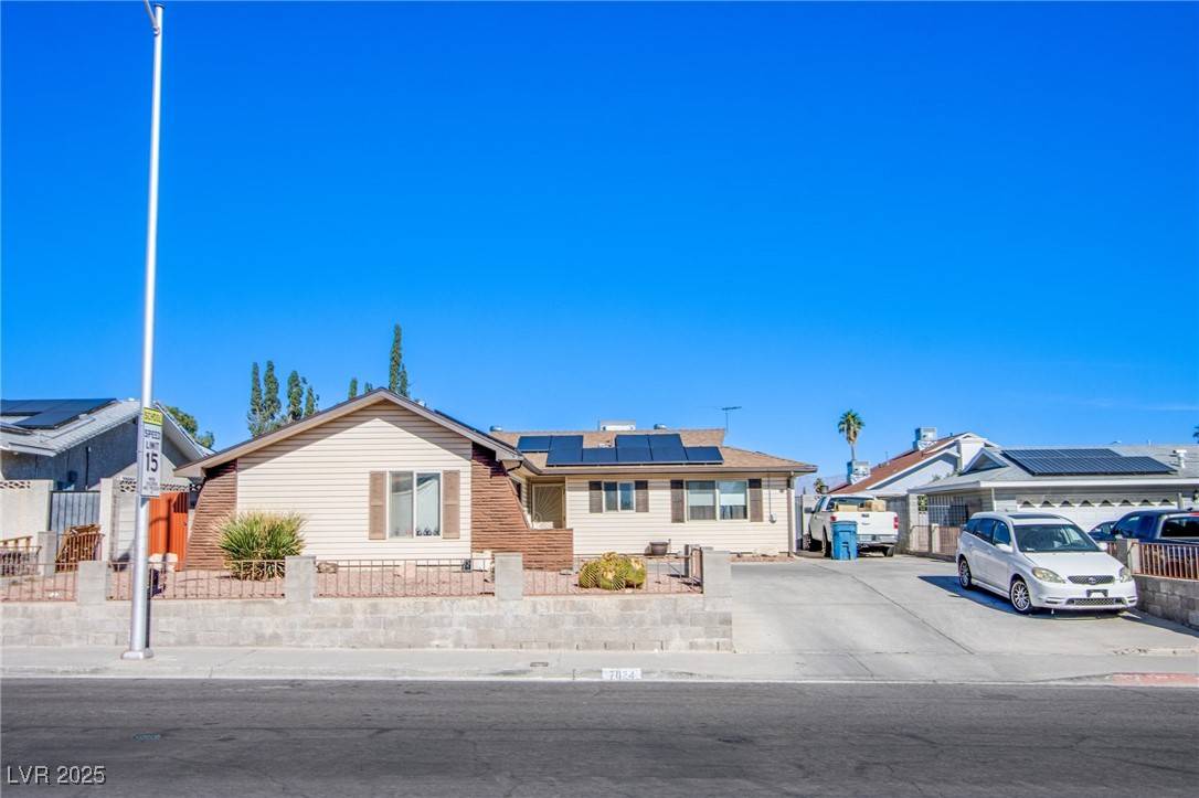 Las Vegas, NV 89145,7024 Pinedale AVE