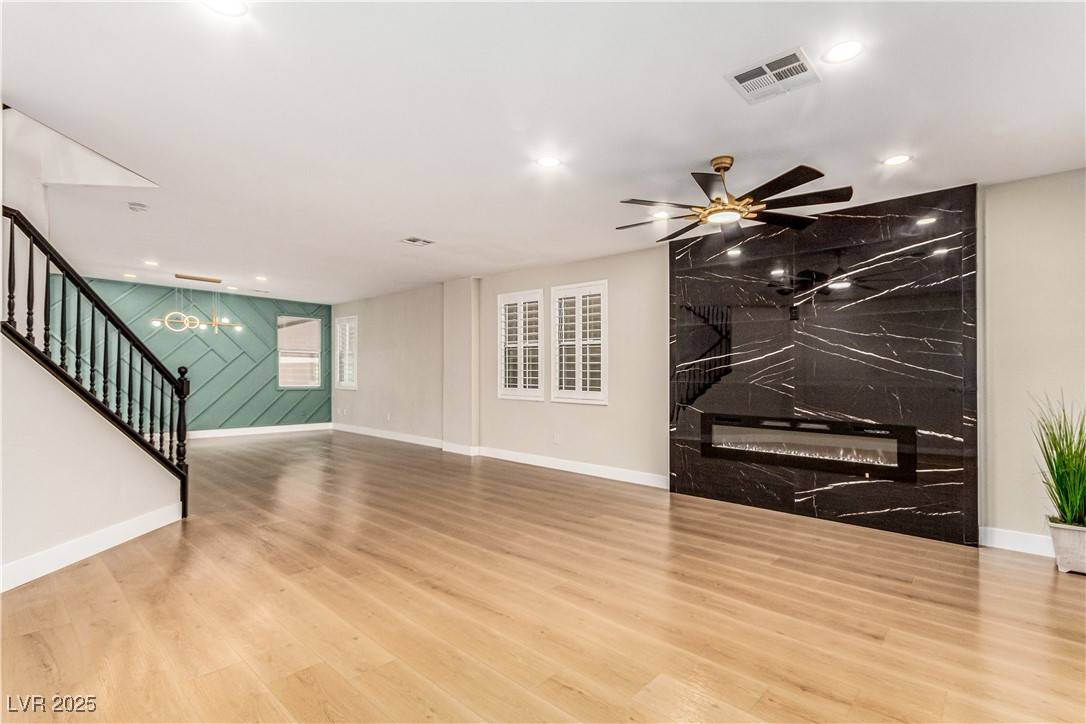 North Las Vegas, NV 89031,2424 Manchester Bay AVE