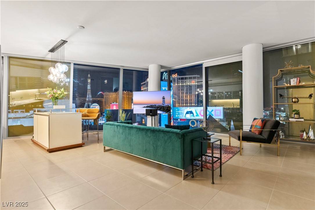Las Vegas, NV 89158,3726 Las Vegas BLVD #911