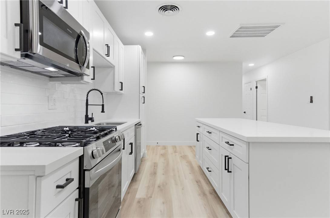 Las Vegas, NV 89104,2912 Scarlet Oak AVE