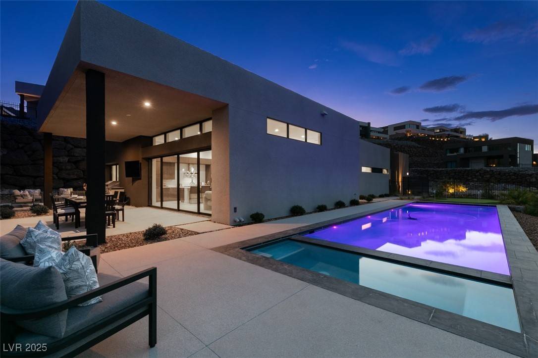 Henderson, NV 89012,623 Dragon Mountain CT