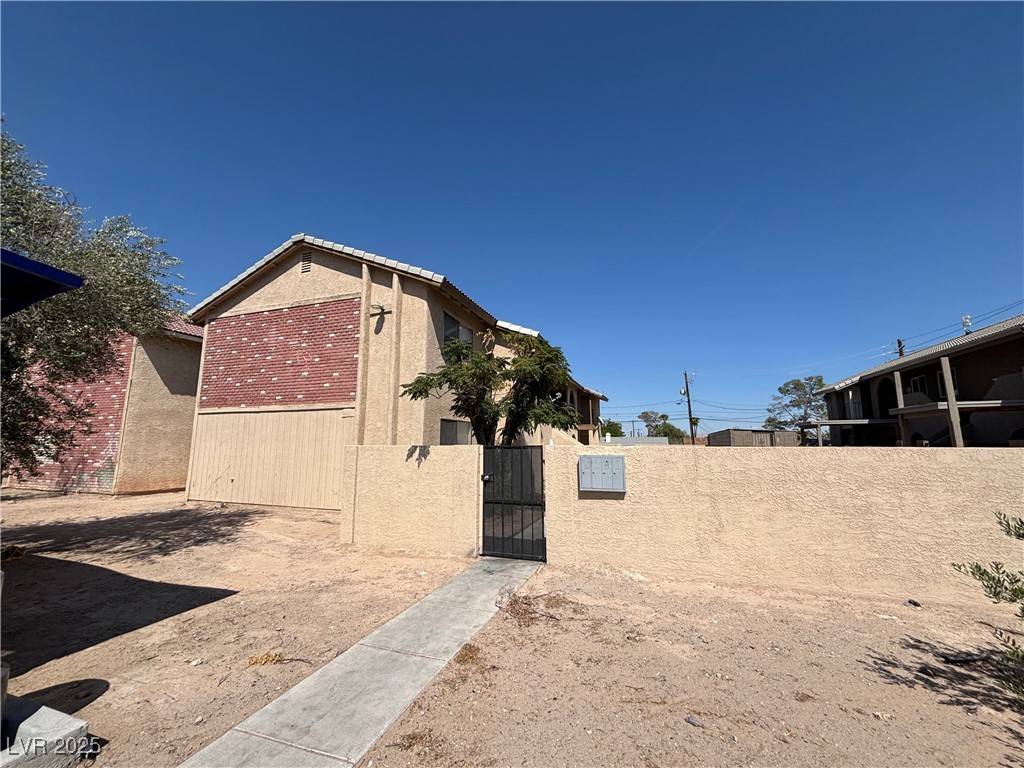 Las Vegas, NV 89156,6940 Hopkins DR #D