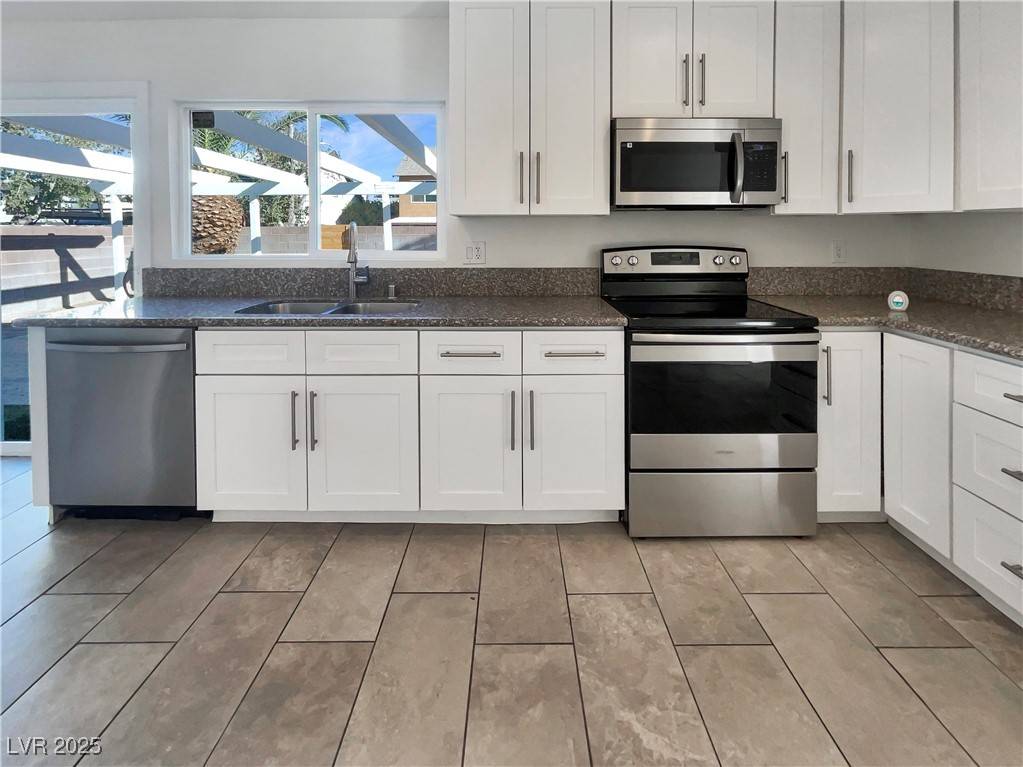 Las Vegas, NV 89121,4870 Summerhill RD